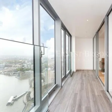 Image 2 - Landmark East Tower, 24 Marsh Wall, Canary Wharf, London, E14 9JF, United Kingdom - Room for rent