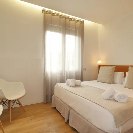 Image 8 - Carrer de Valldonzella, 7, 08001 Barcelona, Spain - Apartment for rent