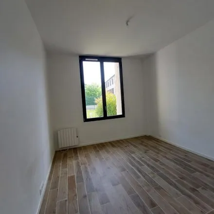 Rent this 3 bed apartment on 5 Rue Paul Séramy in 77300 Fontainebleau, France