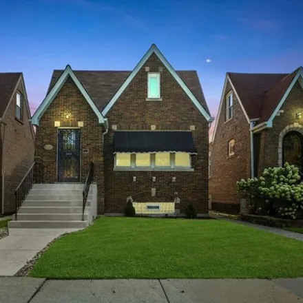 Image 2 - 6417 South Tripp Avenue, Chicago, IL 60629, USA - House for sale
