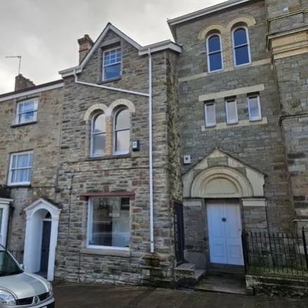 Rent this 3 bed townhouse on Jobcentre Plus in Fore Street, Bodmin