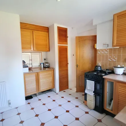 Rent this 2 bed apartment on unnamed road in London, UB8 3TG