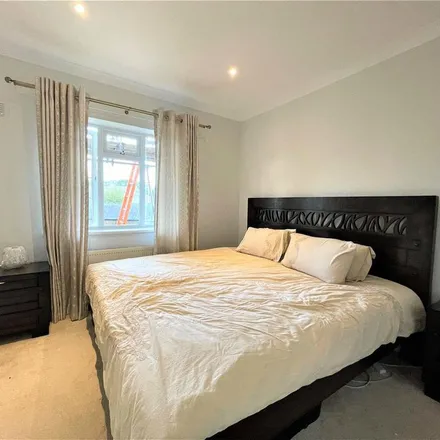 Rent this 5 bed duplex on Charlton Road in Charlton, TW17 0SR