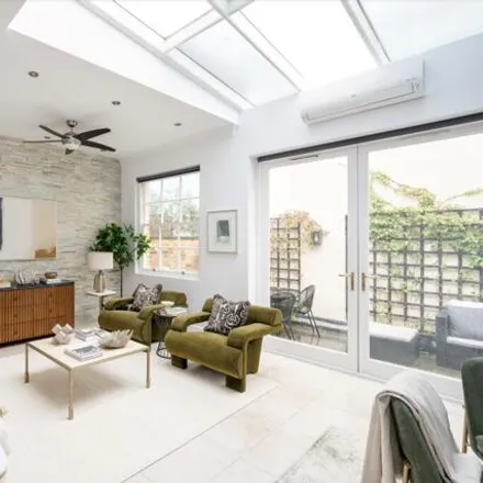 Image 1 - 287-289 Westbourne Grove, London, W11 2QA, United Kingdom - Apartment for sale