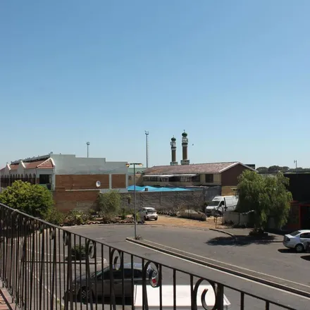 Image 2 - Park Street, Cravenby, Elsiesriver, 7501, South Africa - Apartment for rent