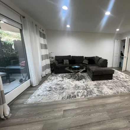 Rent this 2 bed townhouse on 1443 25th St Apt 4 in Santa Monica, California