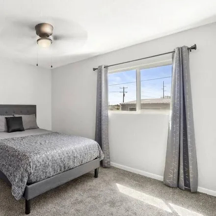 Rent this 2 bed apartment on El Paso