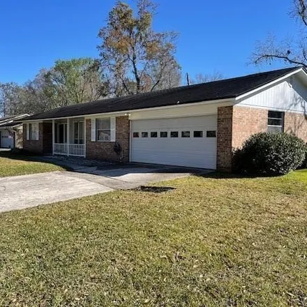 Rent this 3 bed house on 201 Chestnut Court in Clay County, FL 32073