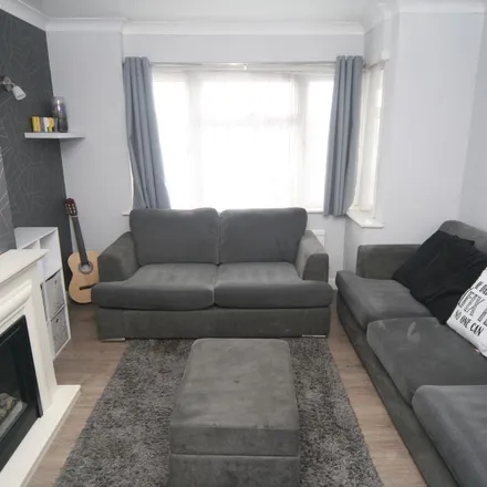 Rent this 3 bed apartment on Knighton-Way Lane in Denham, UB9 4EQ