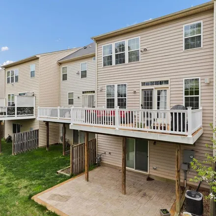 Rent this 3 bed apartment on 22939 Chinkapin Oak Terrace in Oak Grove, Loudoun County
