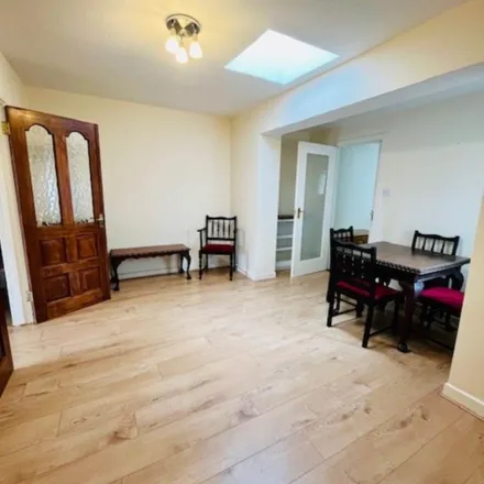 Image 4 - Wainsfort Crescent, Kimmage, South Dublin, D12 P5YP, Ireland - Duplex for rent