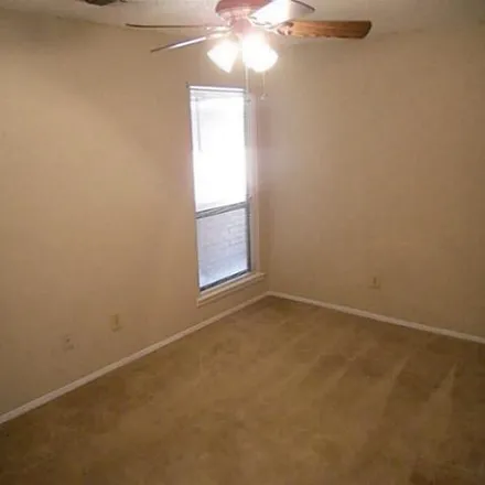 Image 8 - 3707 Country Club Drive West, Irving, TX 75038, USA - Duplex for rent