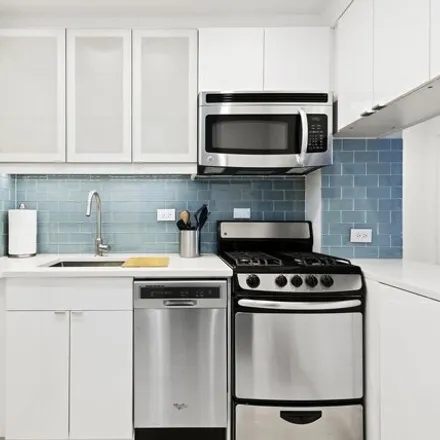 Image 3 - 301 East 66th Street, New York, NY 10065, USA - Condo for rent