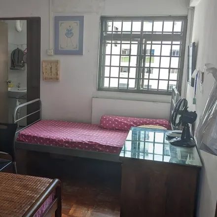 Rent this 3 bed apartment on 415 Pandan Gardens in Pandan Gardens, Singapore 600415