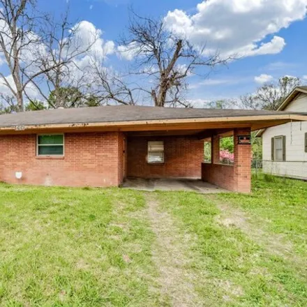 Image 2 - 654 East Martin Luther King Jr Drive, Abbeville, LA 70510, USA - House for sale
