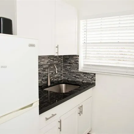 Image 6 - North Ocean Drive, Lauderdale-by-the-Sea, Broward County, FL 33308, USA - Apartment for rent