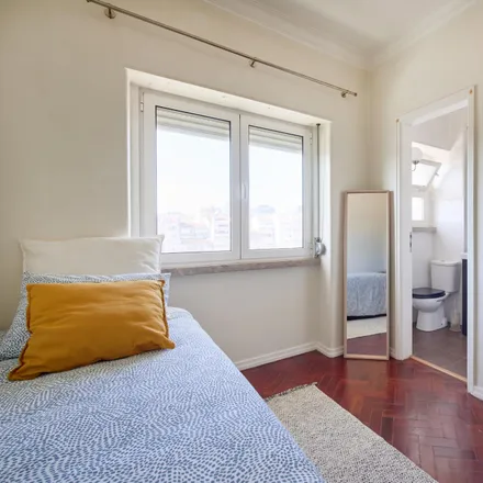 Rent this 7 bed room on Rua Antero de Quental 18 in 1150-087 Lisbon, Portugal