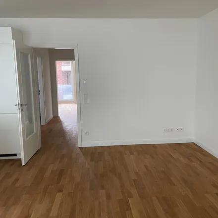 Rent this 4 bed apartment on Kolbenhof 4 in 22763 Hamburg, Germany