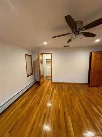 Image 6 - 22-04 Ryan Court, New York, NY 11357, USA - House for rent