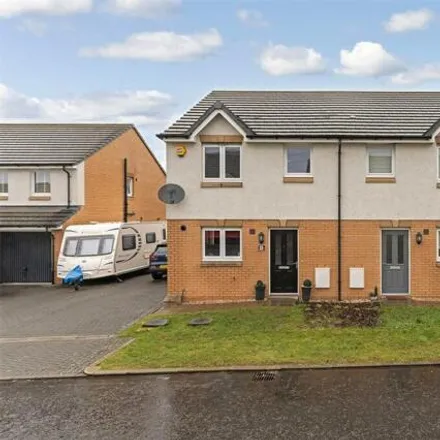 Buy this 3 bed duplex on Cailhead Drive in Cumbernauld, G68 9FA