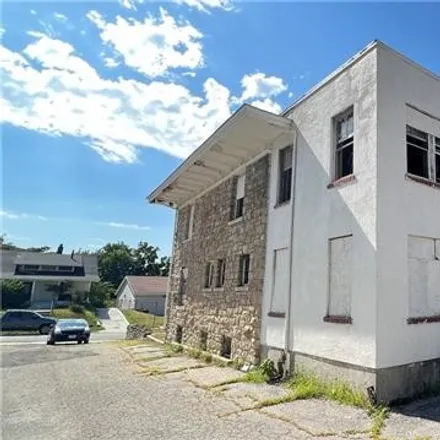 Image 3 - Blessed Sacrament School (Disused), East 39th Street, Kansas City, MO 64110, USA - House for sale