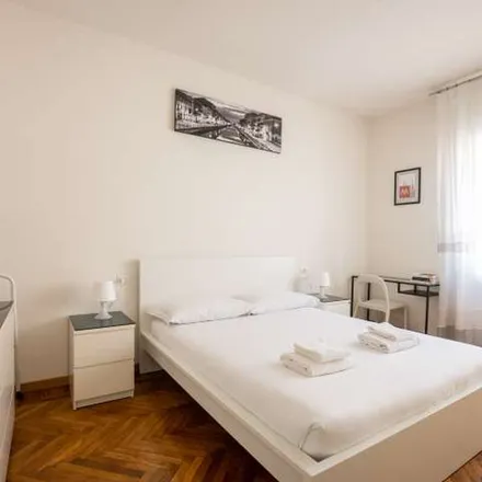 Image 4 - Via Venosa 6, 20137 Milan MI, Italy - Apartment for rent