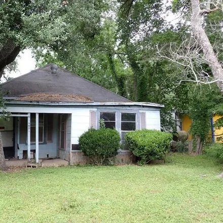 Buy this 3 bed house on 649 Murphy Street in Wharton, TX 77488