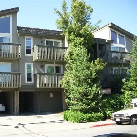 Rent this 1 bed apartment on 2007 Euclid Avenue in East Palo Alto, CA 94301