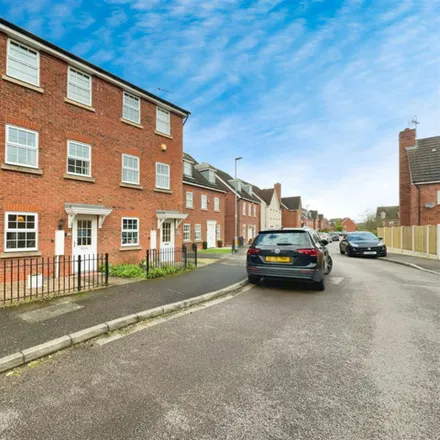Buy this 4 bed townhouse on 31 Middle Meadow in Shireoaks, S81 8PX