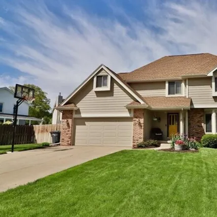 Buy this 4 bed house on 924 Joseph Drive in Papillion, NE 68046