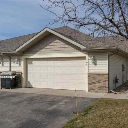 Buy this 2 bed house on 821 Dublin Court in Mankato, MN 56001