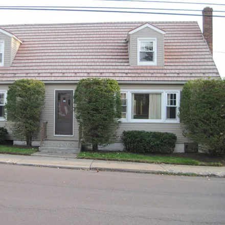 Image 2 - 704 East 9th Street, Old Sugar Loaf, Hazleton, PA 18201, USA - House for sale