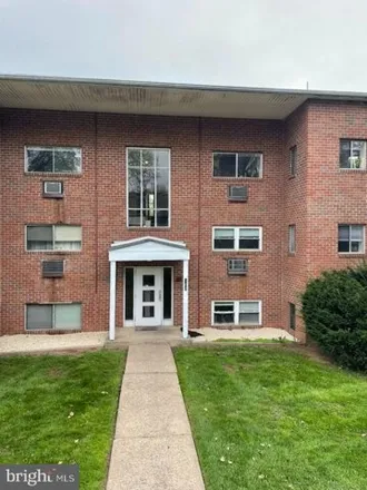 Image 1 - Schwenksville Elementary School, 55 2nd Street, Schwenksville, Montgomery County, PA 19473, USA - Apartment for rent