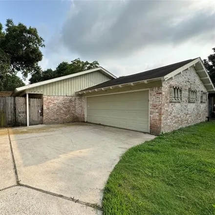 Buy this 3 bed house on 2009 Sunset Ct in League City, Texas
