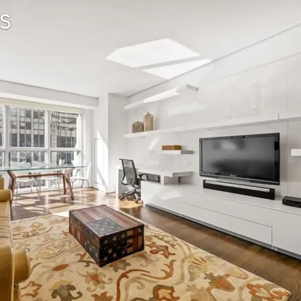 Image 1 - 150 West 57th Street, New York, NY 10019, USA - Condo for sale