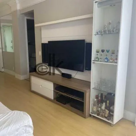 Buy this 3 bed apartment on Oligoflora Studio de Estética e Bem-estar in Rua das Laranjeiras Loja B, Laranjeiras