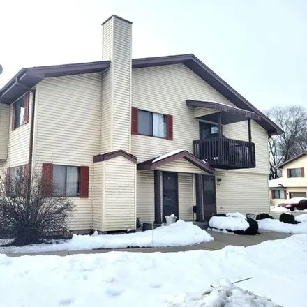 Image 1 - 8030, 8032, 8034, 8036 West Manor Circle, Milwaukee, WI 53223, USA - Townhouse for sale