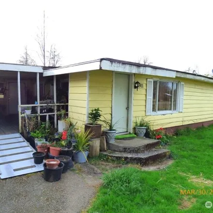 Buy this 3 bed house on Harding Road in Aberdeen, WA 98537