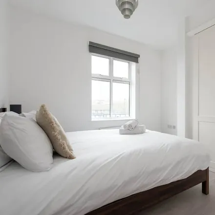 Image 6 - London, E3 4AB, United Kingdom - Apartment for rent