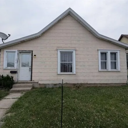 Buy this 3 bed house on 2818 S Walnut St in Muncie, Indiana