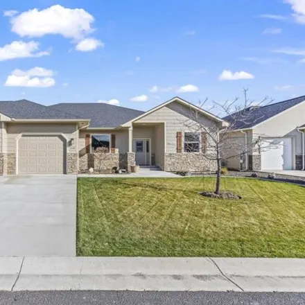 Buy this 3 bed house on 2169 South 78th Avenue in Yakima, WA 98903
