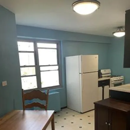 Image 4 - 120 De Kruif Place, New York, NY 10475, USA - Room for rent