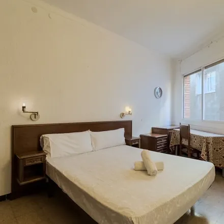 Rent this 3 bed apartment on Passatge de Napoleó in 9, 11
