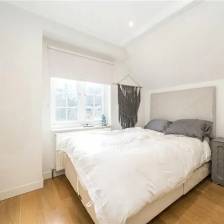 Image 7 - Foxglove Street, London, London, W12 - Duplex for sale