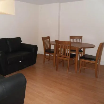 Rent this 3 bed townhouse on 51 Crwys Road in Cardiff, CF24 4ND