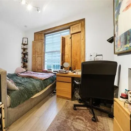 Image 5 - 87 Caledonian Road, London, N1 9DN, United Kingdom - Apartment for sale