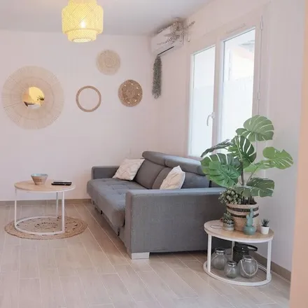 Rent this 1 bed house on 13016 Marseille