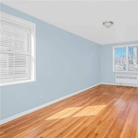 Image 7 - 180 Van Cortlandt Park South, New York, NY 10463, USA - Apartment for sale