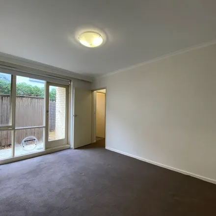 Image 7 - 33 Rosstown Road, Carnegie VIC 3163, Australia - Apartment for rent