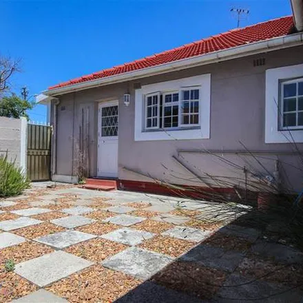 Rent this 4 bed apartment on Melbourne Road in Cape Town Ward 60, Cape Town